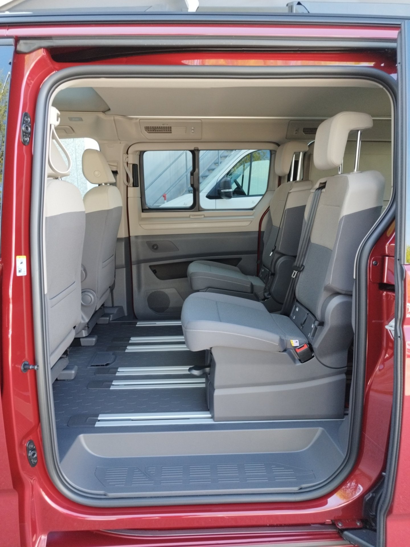 VW California Beach Camper eHyb. 180 kW 4M | Bild 9 von 25