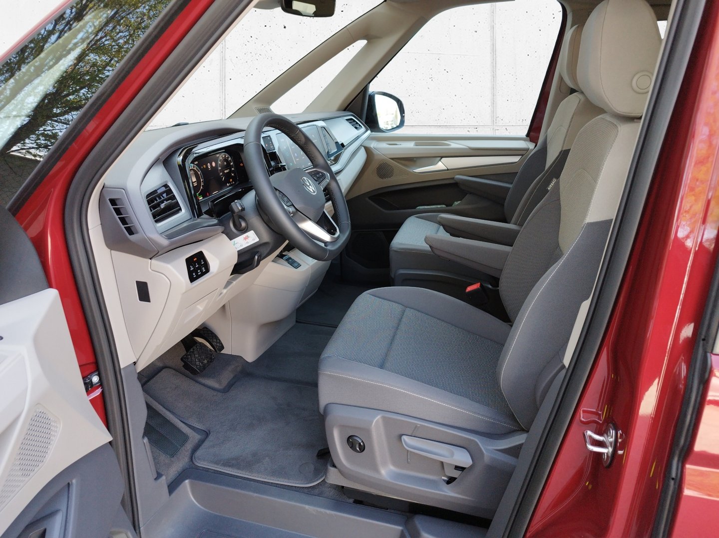 VW California Beach Camper eHyb. 180 kW 4M | Bild 6 von 25