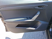 SEAT Arona Reference Edition 1.0 TSI in Nacht-Schwarz Metallic