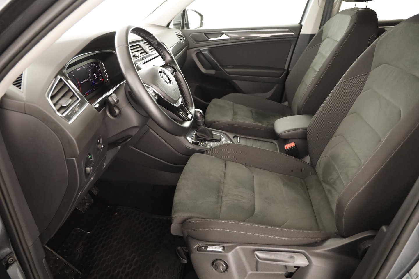 VW Tiguan Allspace Highline TDI 4MOTION DSG | Bild 4 von 15