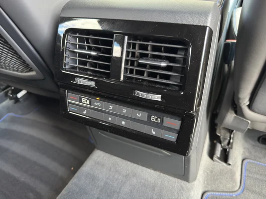 Bild eines VW Touareg R eHybrid TSI 4MOTION