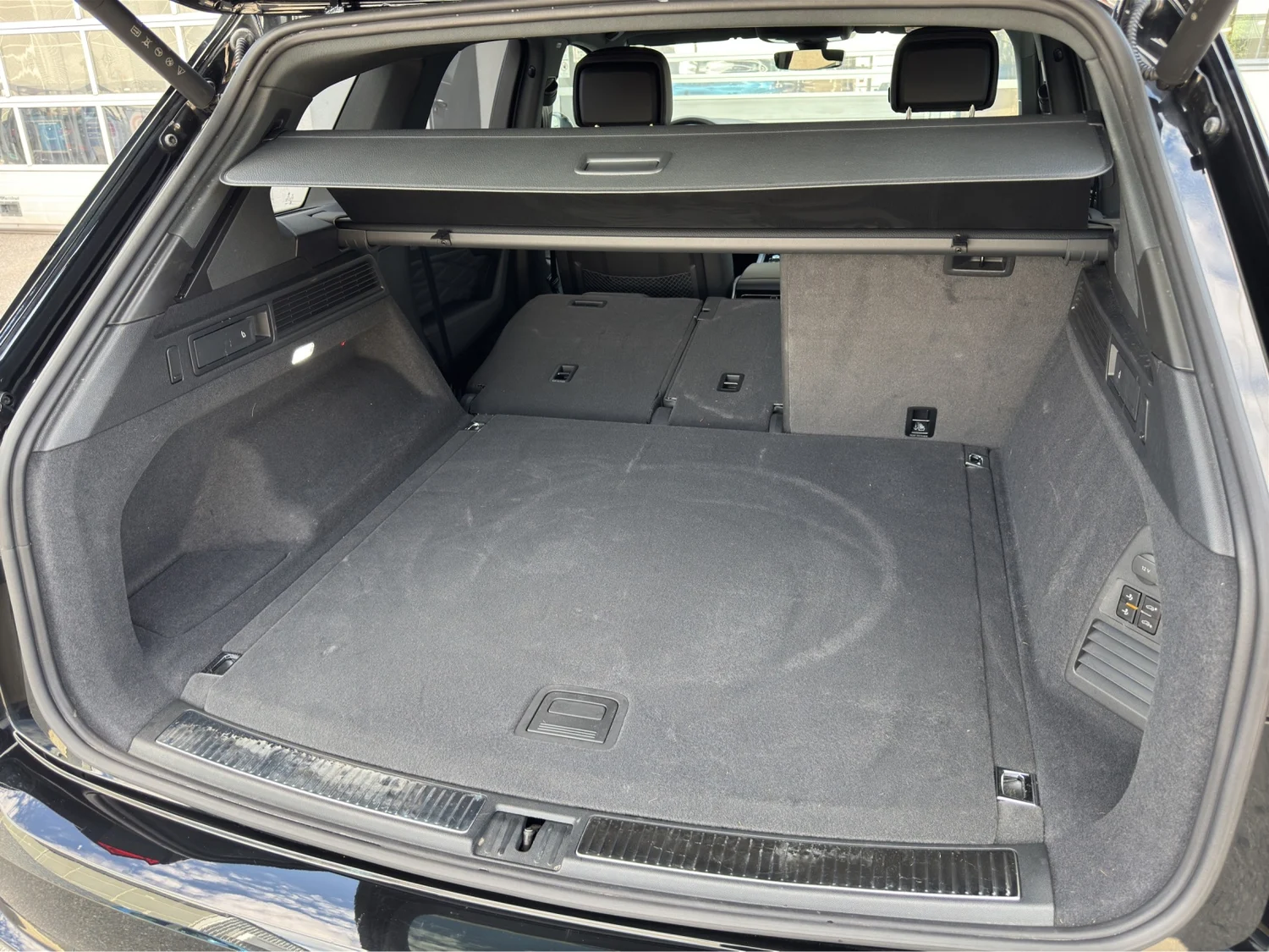 Bild eines VW Touareg R eHybrid TSI 4MOTION