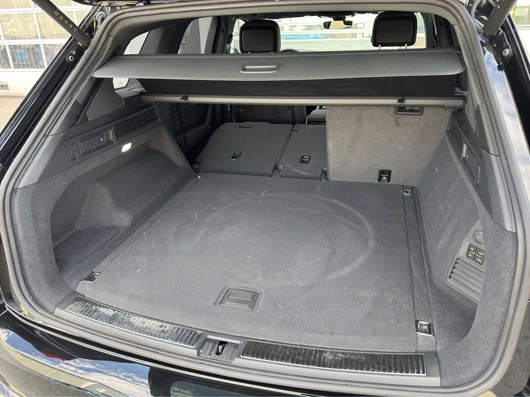 Bild eines VW Touareg R eHybrid TSI 4MOTION