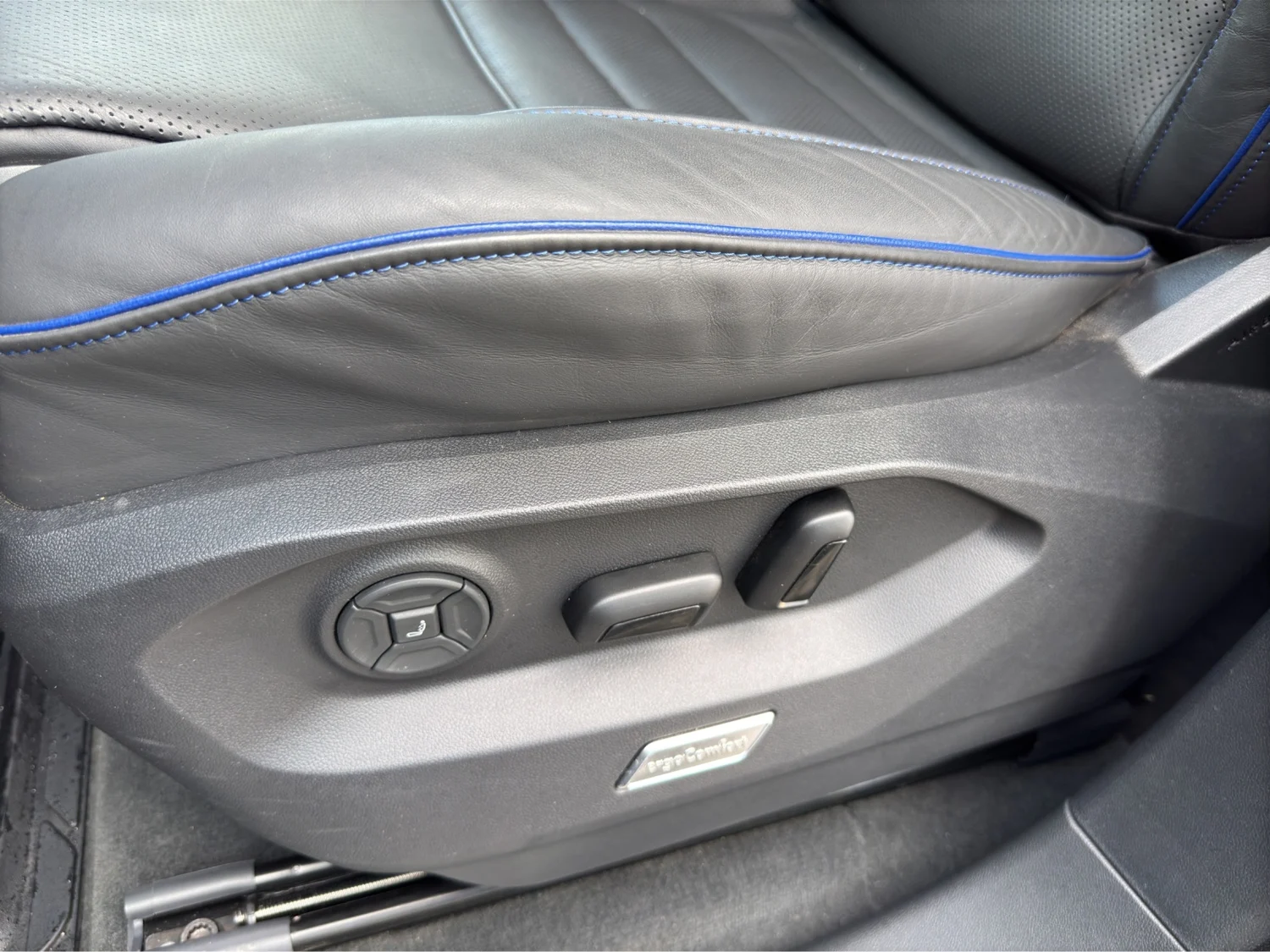 Bild eines VW Touareg R eHybrid TSI 4MOTION