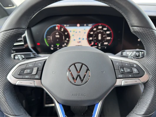 Bild eines VW Touareg R eHybrid TSI 4MOTION