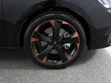 CUPRA Leon SP Kombi e-HYBRID 150/204 in Nacht-Schwarz Metallic