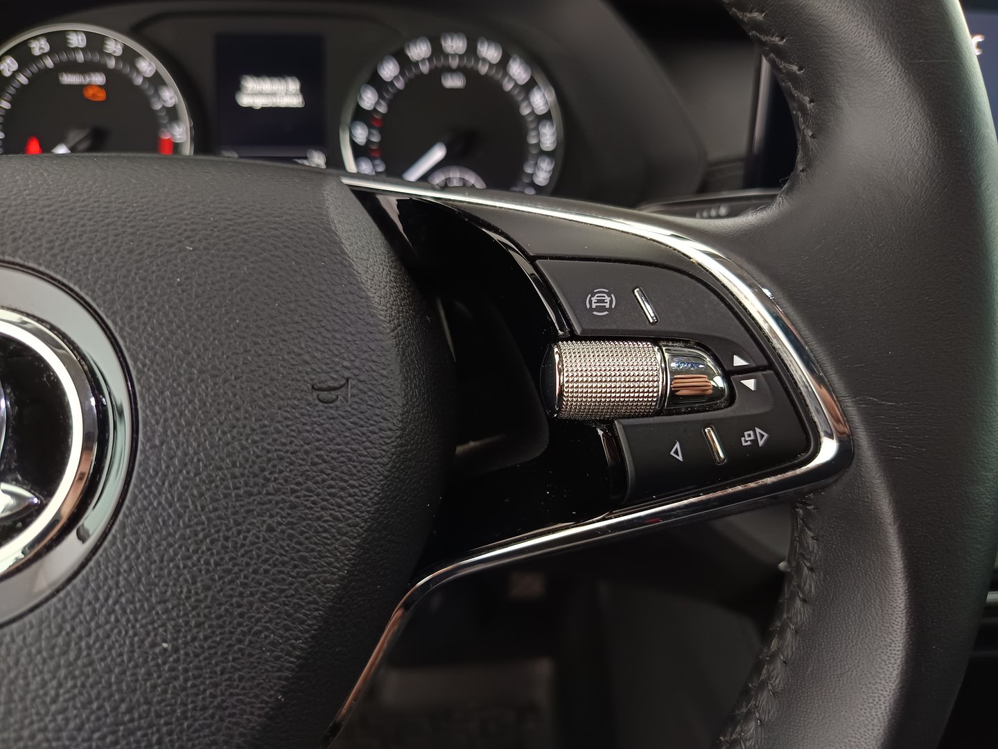 Škoda OCTAVIA Combi Ambition TDI | Bild 18 von 31
