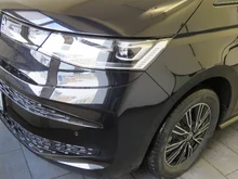 VW Multivan Business eHybrid 180 kW 4MOTION in Deepblack Perleffekt