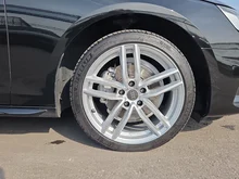 Audi A4 Avant 35 TDI in Mythosschwarz met.