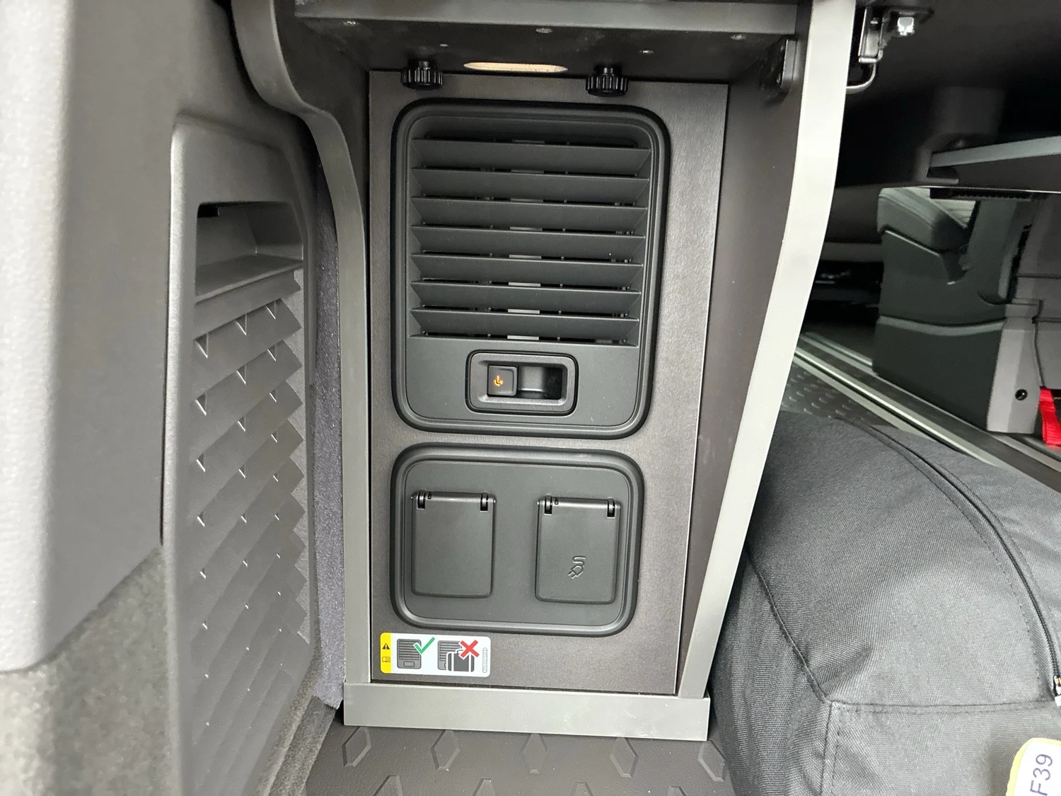 Bild eines VW California Beach eHybrid 180 kW 4M