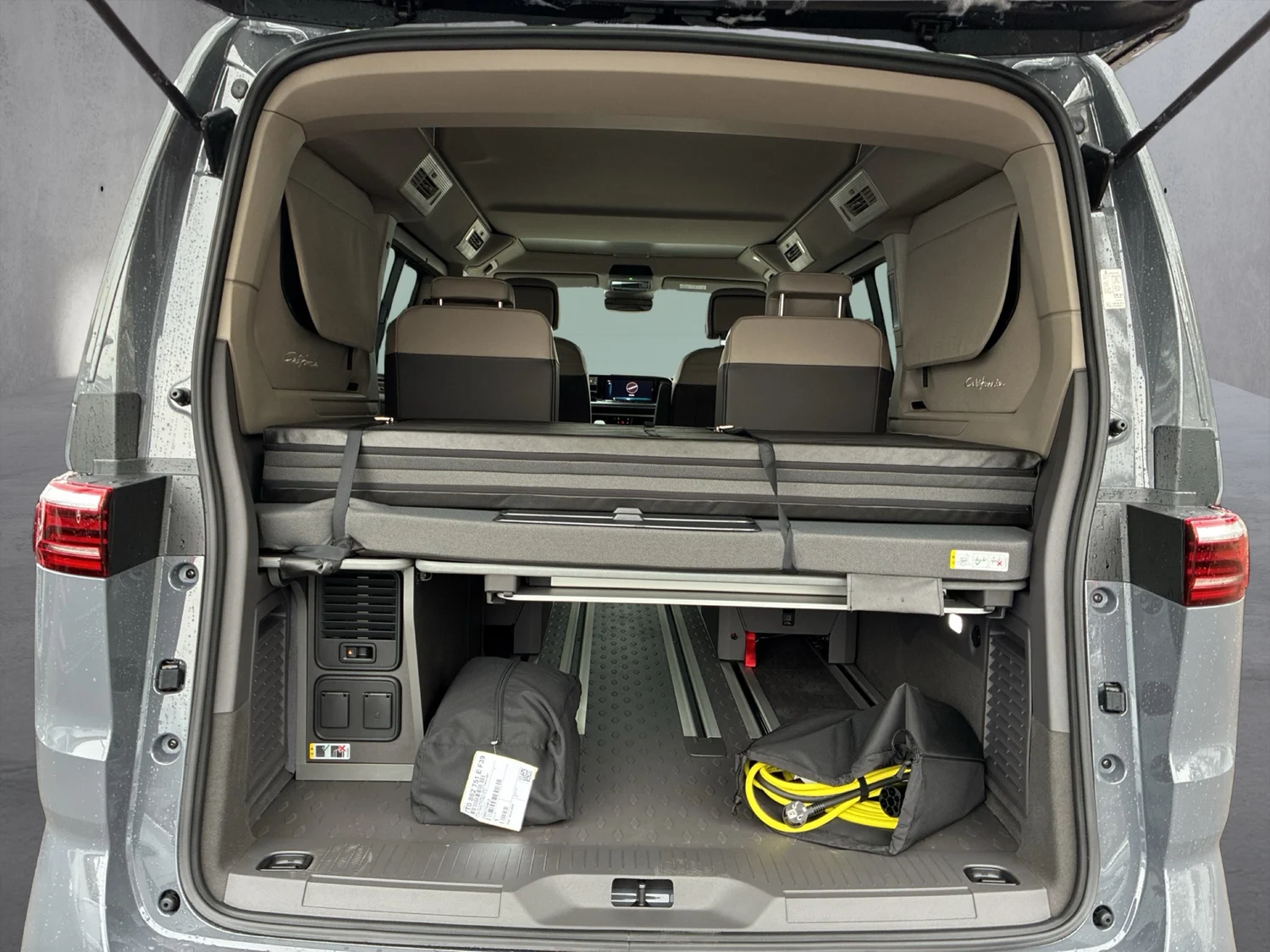 Bild eines VW California Beach eHybrid 180 kW 4M