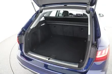 Audi A4 Avant 40 TFSI S line in Navarrablau Metallic