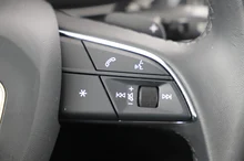 Audi A4 Avant 40 TFSI S line in Navarrablau Metallic