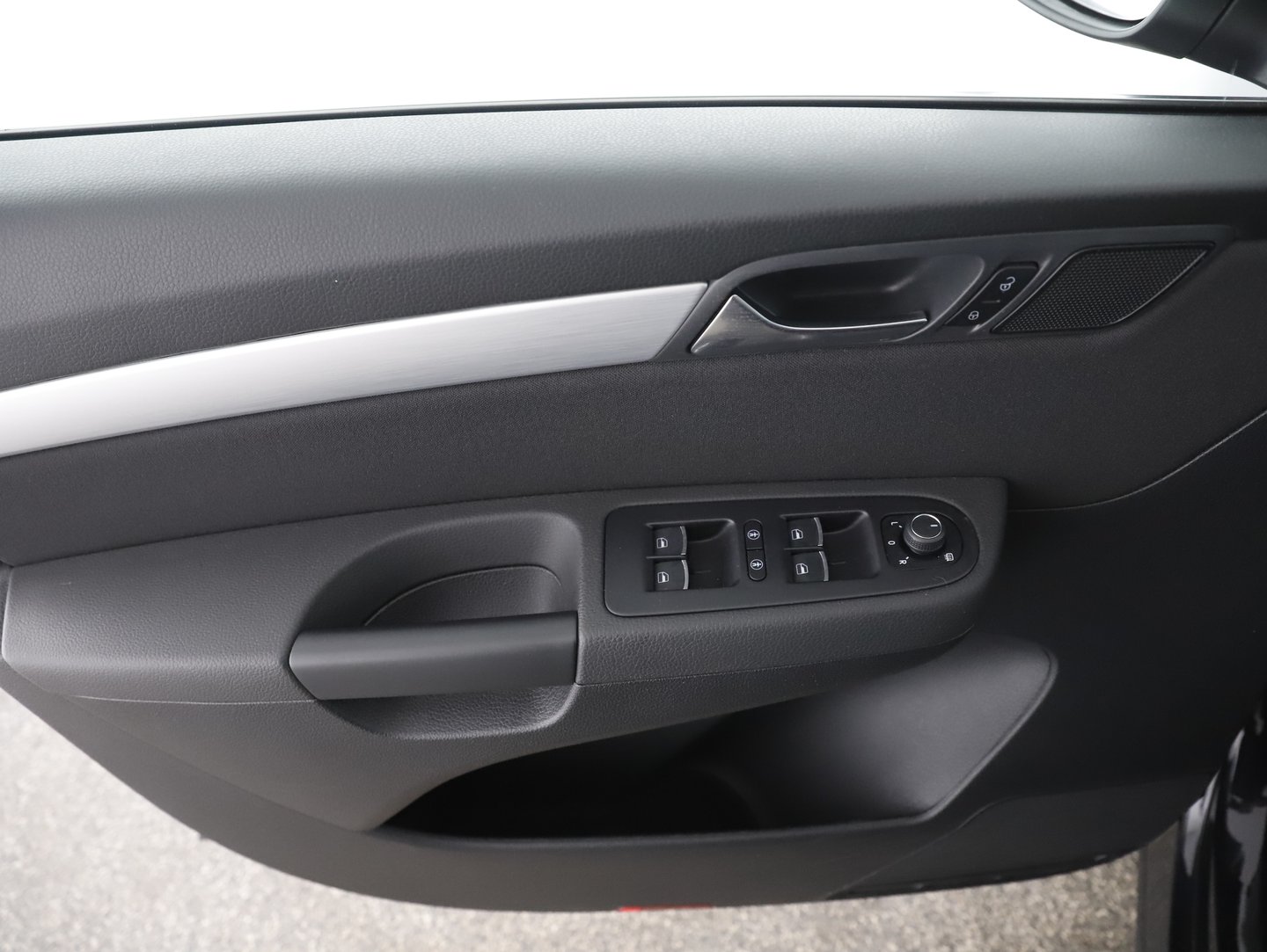VW Sharan Business+ TSI DSG 7-Sitzer | Bild 4 von 14