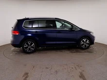 VW Touran Highline TSI DSG in ATLANTIK BLUE METALLIC
