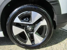 Škoda Epiq Selection 55 in Platinum-Weiß Metallic