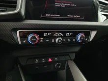 Audi A1 Sportback 30 TFSI intense in Mythosschwarz Metallic