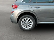 Škoda Kamiq Selection TSI DSG in Graphit-Grau Metallic