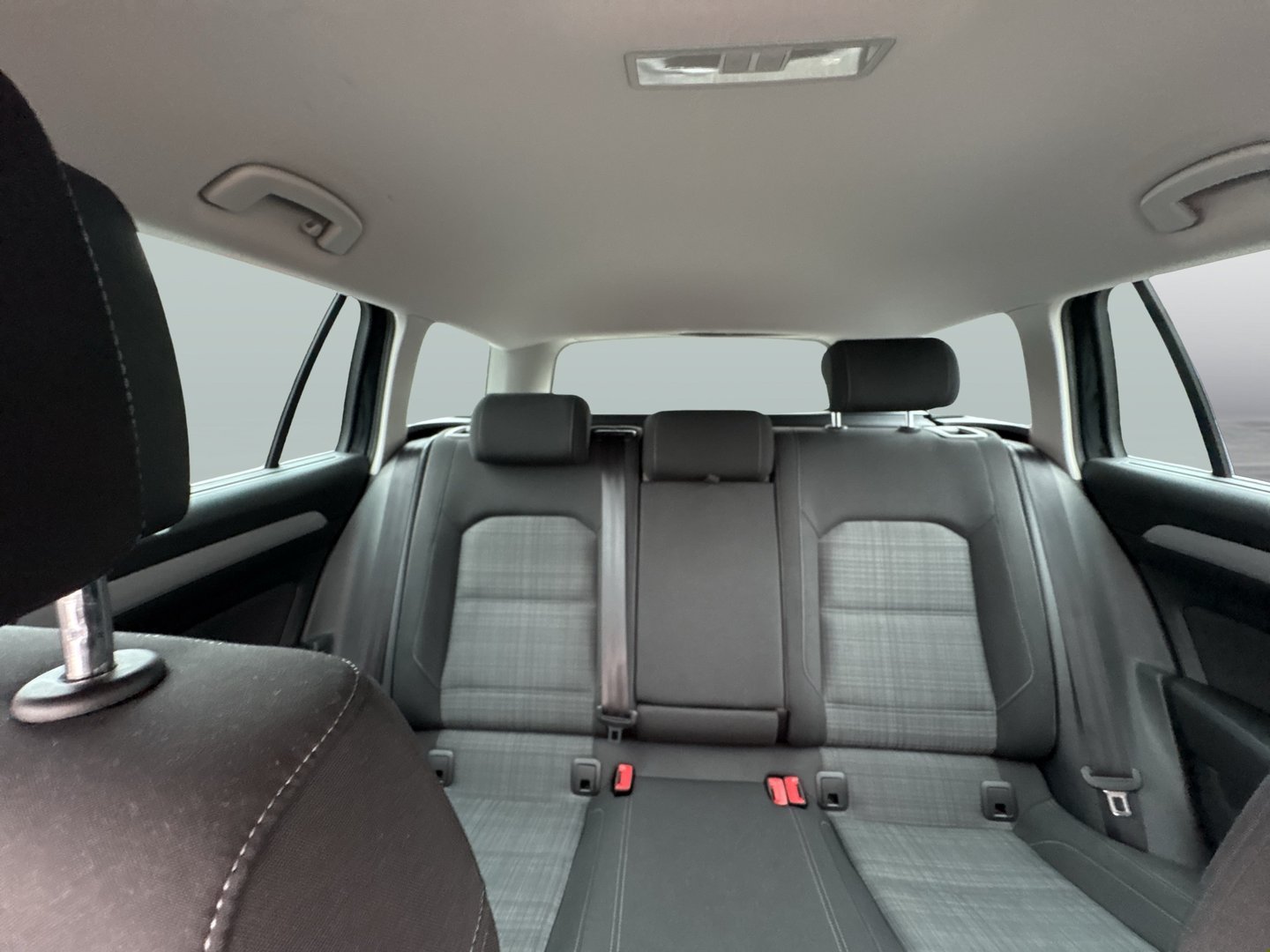 VW Passat Variant Business TDI DSG | Bild 18 von 24