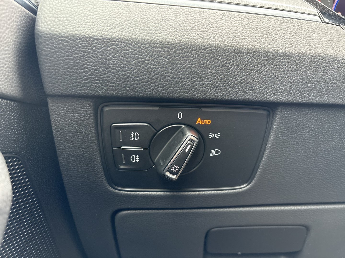 VW Passat Variant Business TDI DSG | Bild 8 von 24