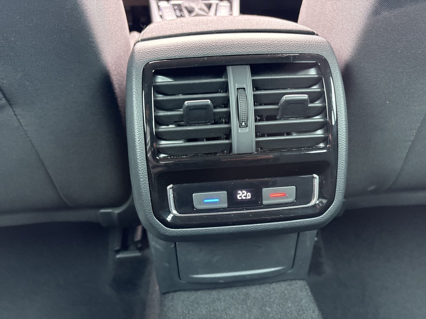 VW Passat Variant Business TDI DSG | Bild 19 von 24