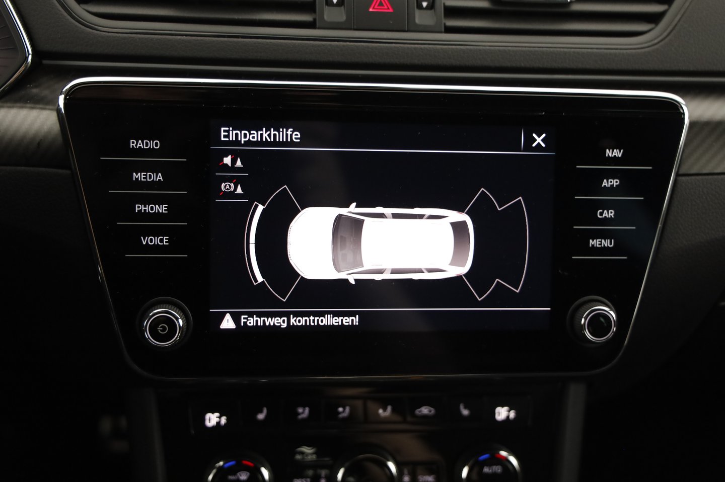 Škoda SUPERB Combi iV SPORTLINE DSG | Bild 18 von 27