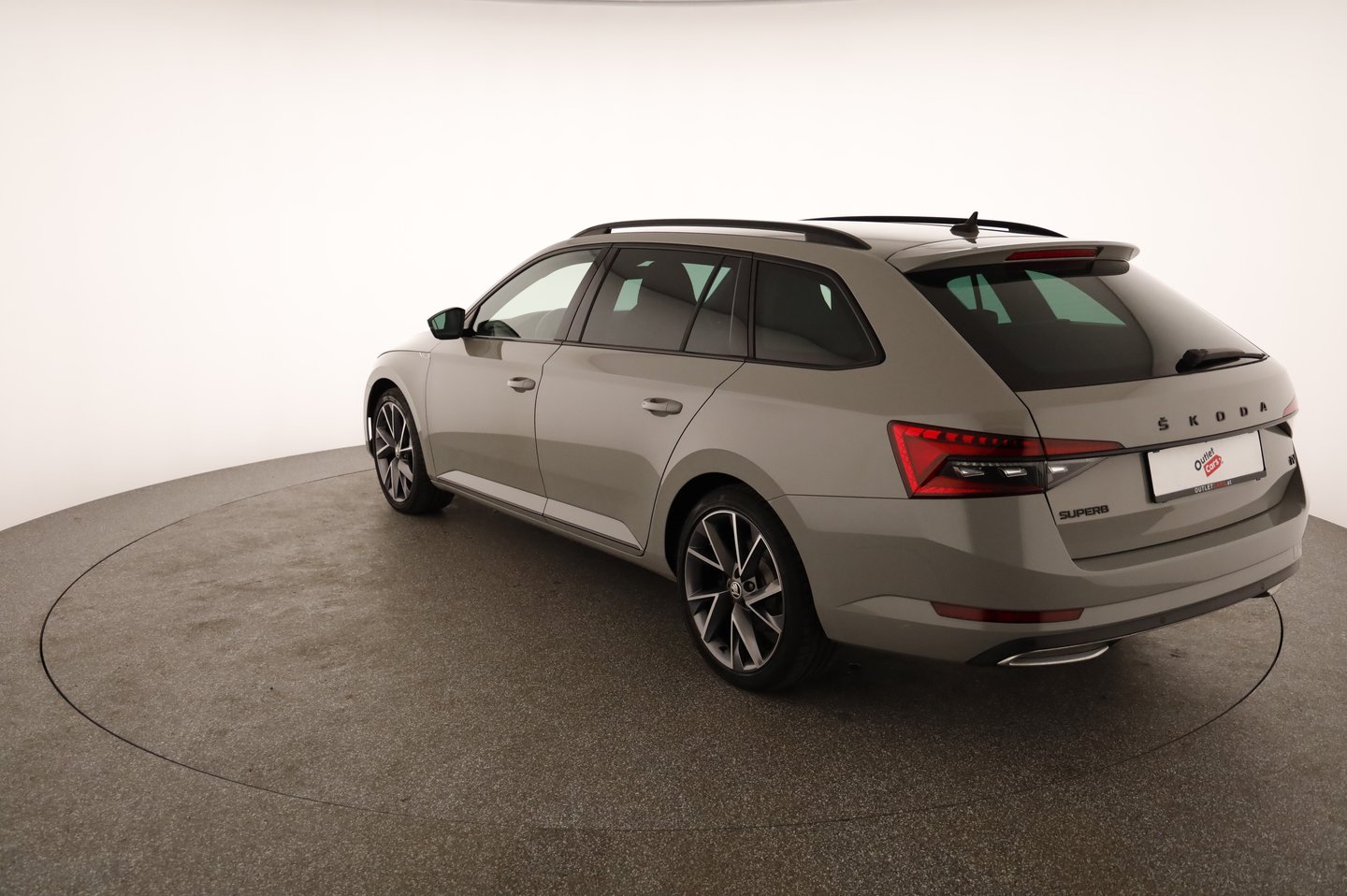 Škoda SUPERB Combi iV SPORTLINE DSG | Bild 2 von 27