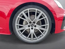 Audi A5 Sportback 40 TDI quattro S line in tangorot met.