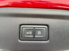 Audi A5 Sportback 40 TDI quattro S line in tangorot met.