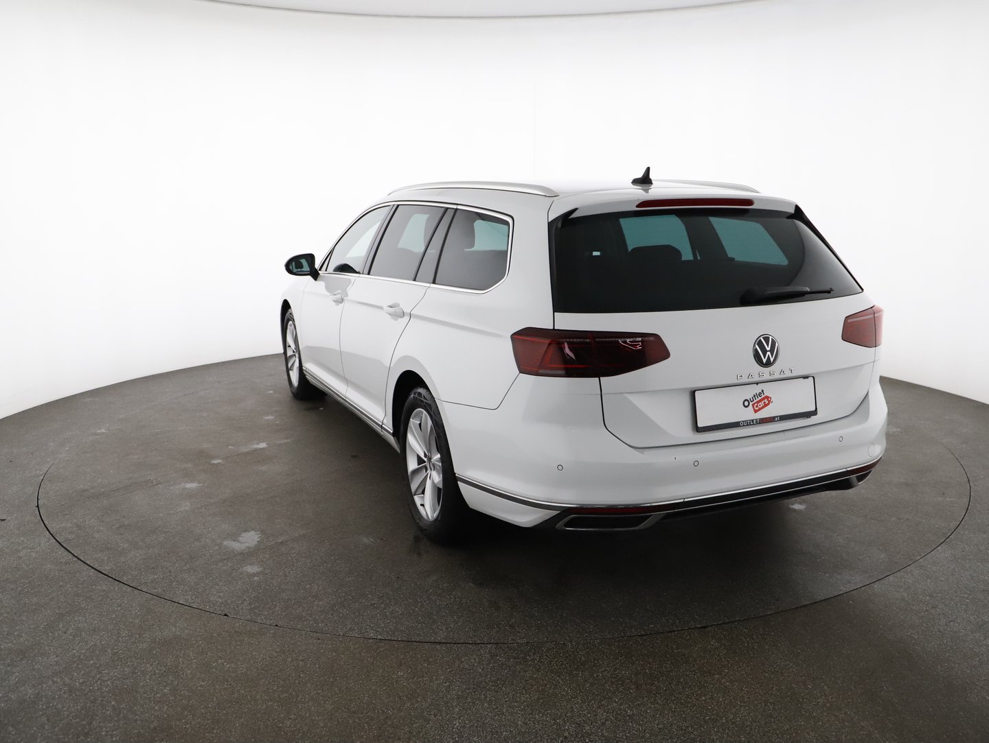 VW Passat Variant Elegance TDI DSG | Bild 2 von 26