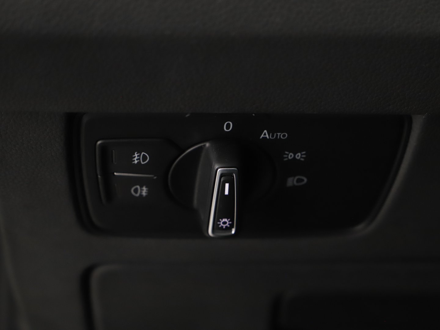 VW Passat Variant Elegance TDI DSG | Bild 6 von 26