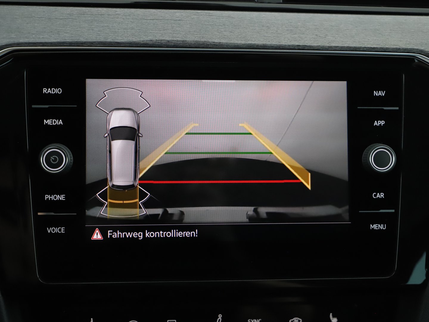 VW Passat Variant Elegance TDI DSG | Bild 15 von 26
