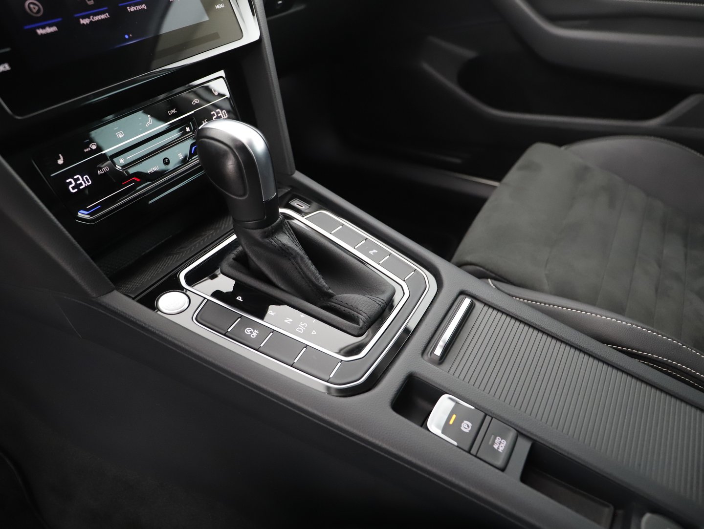 VW Passat Variant Elegance TDI DSG | Bild 17 von 26