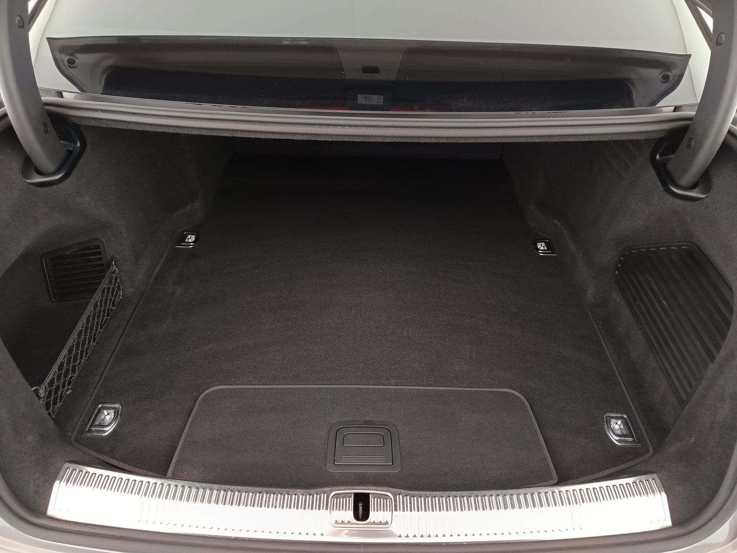 Audi A8 60 TFSI e quattro | Bild 38 von 40