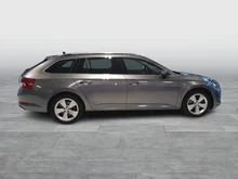 Škoda Superb Combi Style TDI DSG in 5X Graphit-Grau Metallic