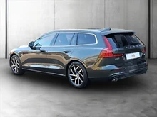 Volvo V60 T5 Momentum Pro Geartronic in dunkelgrau - metallic