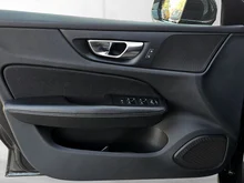 Volvo V60 T5 Momentum Pro Geartronic in dunkelgrau - metallic