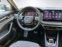 Škoda Octavia Combi Selection TSI mHEV DSG in Brillant-Silber Metallic