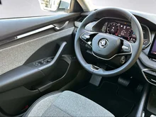 Škoda Octavia Combi Selection TSI mHEV DSG in Brillant-Silber Metallic