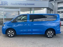VW Caravelle e-Transporter Caravelle Life KR in Mid Blue Metallic
