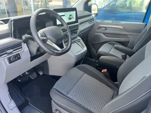 VW Caravelle e-Transporter Caravelle Life KR in Mid Blue Metallic