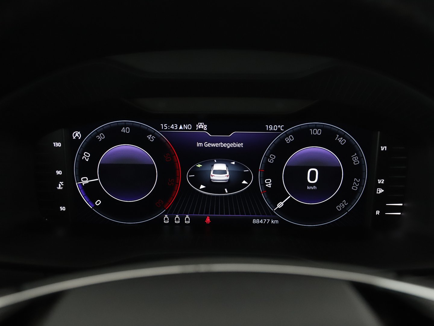 Škoda Karoq Ambition TDI | Bild 16 von 30