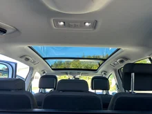 VW Touran Sky TDI SCR DSG 5-Sitzer in Pure White