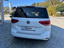 VW Touran Sky TDI SCR DSG 5-Sitzer in Pure White