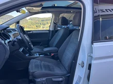 VW Touran Sky TDI SCR DSG 5-Sitzer in Pure White