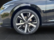 VW Golf Rabbit mHEV DSG in Grenadillschwarz Metallic