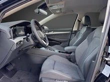 VW Golf Rabbit mHEV DSG in Grenadillschwarz Metallic