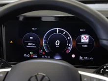 VW Tiguan Sport eHybrid DSG 150 kW in Oryxweiß Perlmutteffekt
