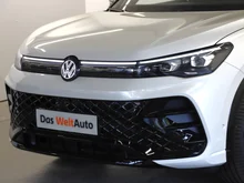 VW Tiguan Sport eHybrid DSG 150 kW in Oryxweiß Perlmutteffekt