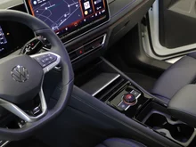 VW Tiguan Sport eHybrid DSG 150 kW in Oryxweiß Perlmutteffekt